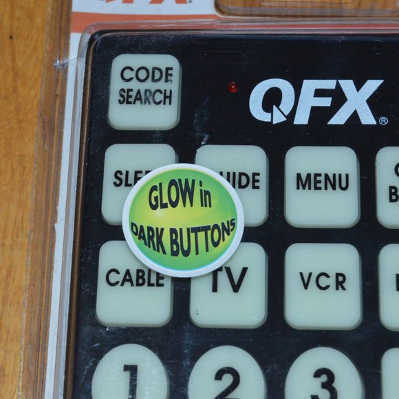 New in Box QFX Large Universal Remote with Glow in the Dark Buttons - Picture 2 of 4